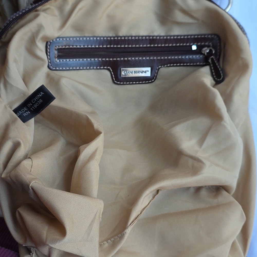 Giani Bernini Elegant Tan Shoulder Bag with Dark Brown Accents - Picture 9 of 12